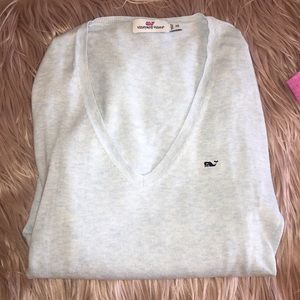 Vineyard vines light blue v neck sweater